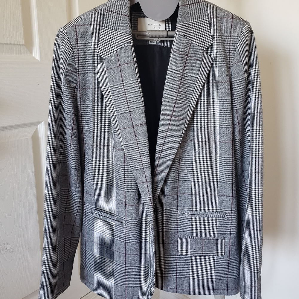 Womens gray plaid blazer